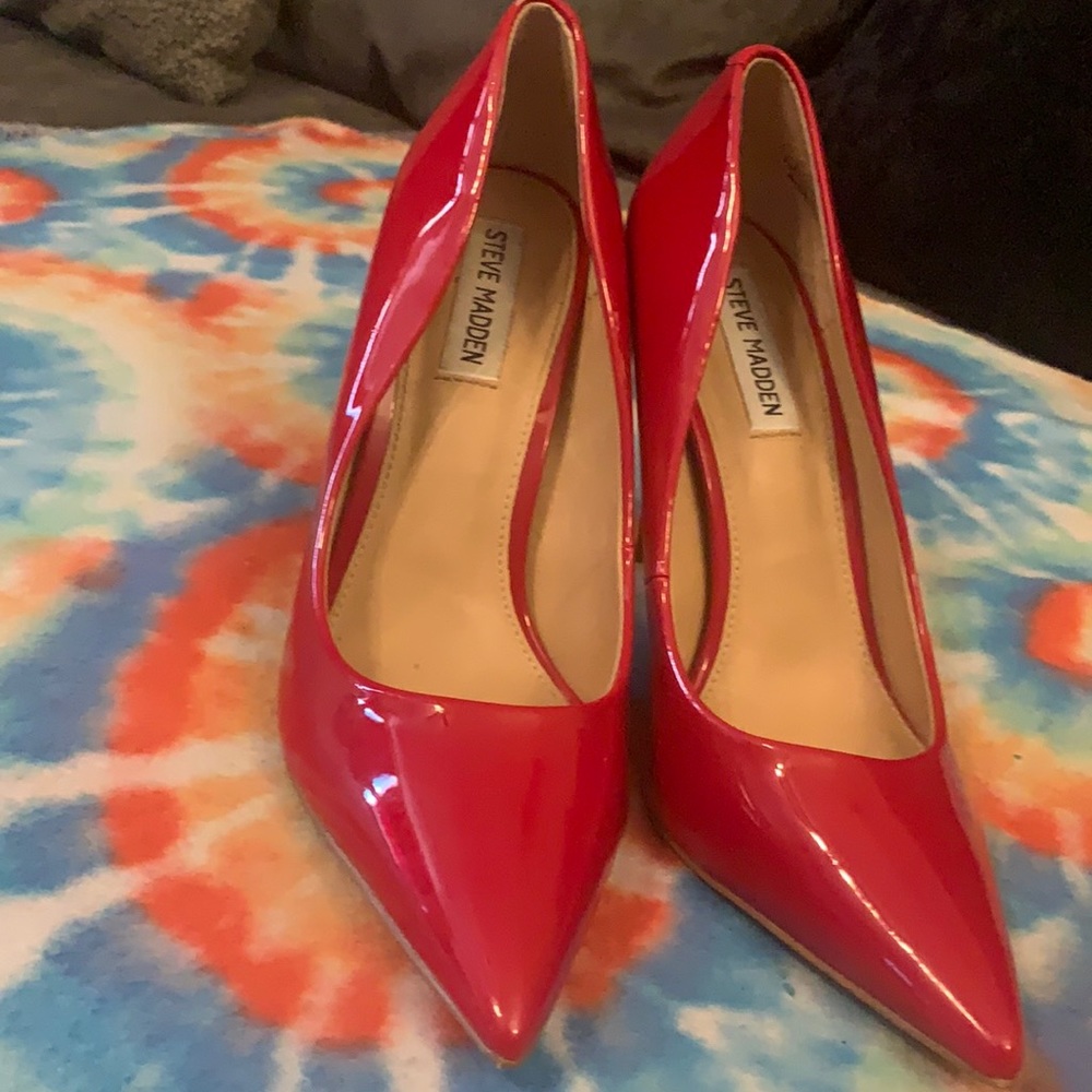 Steve Madden Red Pumps
